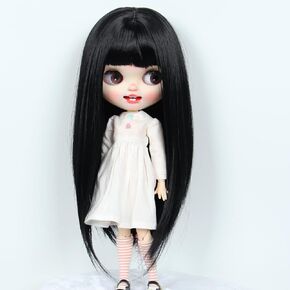 فقط 1pc شعر مستعار من 10 إلى 11 بوصة دمى رأس طويلة مستقيمة (أحمر داكن) in Kuwait