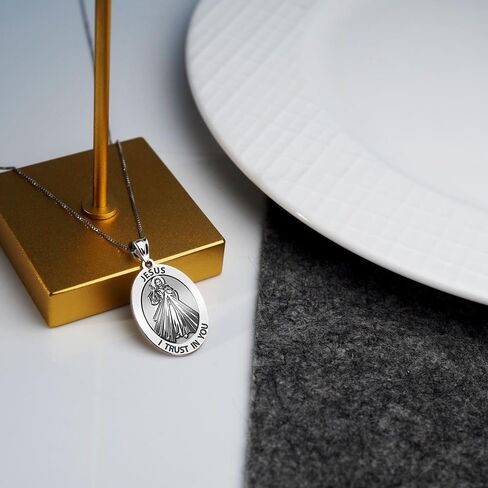 Picturesongold.com الميدالية الدينية الرحمة الإلهية ، المتوفرة باللون الأصفر الصلب أو الفضة الصلبة أو الجنيه الاسترليني in Kuwait