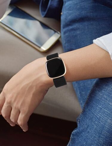 Moolia 4 حزم من النايلون المرن المتوافق مع Fitbit Versa 4/Versa 3/Sense 2/Sense، حزام رياضي من القماش المطاطي قابل للتعديل لساعة Fitbit Versa 4 الذكية للنساء والرجال in Kuwait