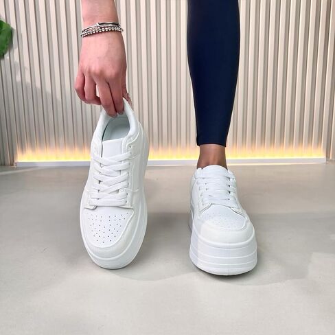 أحذية رياضية كلاسيكية للأزياء ، أحذية رياضية مقاومة للانزلاق ودائمة ، وأحذية بيضاء خفيفة ، خفيفة الوزن ، الحد الأدنى in Kuwait