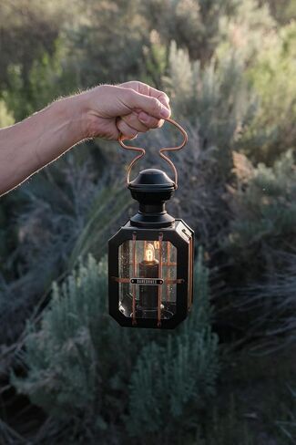 Barebones Box Candle Candle Lantern - فانوس الفولاذ والزجاج عتيقة للاستخدام الداخلي والخارجي - الأبواب المغناطيسية ، مقبض معلق ونوافذ قابلة للاستبدال للفناء ، حديقة وأجواء منزلية (شمعة غير متضمنة) in Saudi Arabia