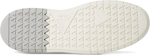 كلاركس مينس كورتليت 2 Run Sneaker in Saudi Arabia