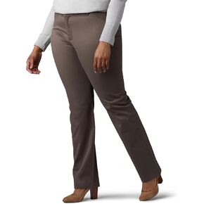 بنطلون Lee Women's Plus مقاس مريح مناسب طوال اليوم بأرجل مستقيمة in Kuwait