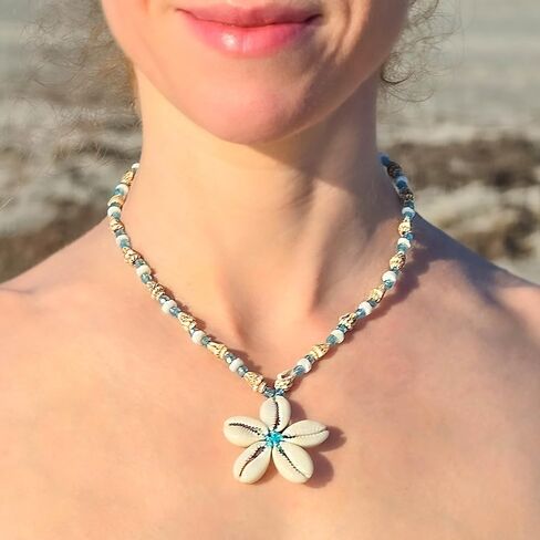 قلادة من الخرز مع خرز زجاجي فيروزي أزرق اللون من Cowrie Shells Flower on Tiger Nassa & Puka Clam in Kuwait