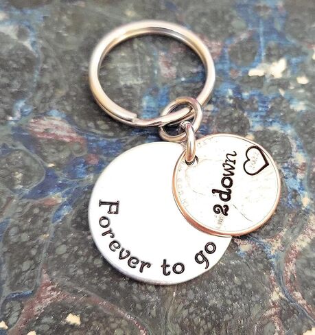 الذكرى السنوية لمدة عامين مع 2 Down and Forever To Go Key Chain Lucky Copper 2021 Penny in Kuwait