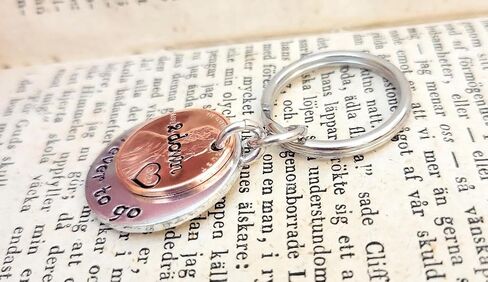 الذكرى السنوية لمدة عامين مع 2 Down and Forever To Go Key Chain Lucky Copper 2021 Penny in Kuwait