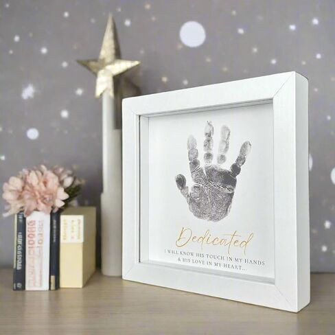 The Grandparent Gift Company - إطار طاولة أو رف خشبي منقوش باللون الفضي مقاس 5 × 7 مع مشاعر "التعميد" - هدايا تعميد ببصمة يد الطفل in Kuwait