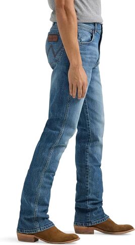 Wrangler Men's Retro Slim Fit Straight Leg Jean, Roughhouse in Saudi Arabia