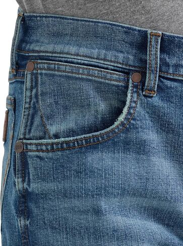 Wrangler Men's Retro Slim Fit Straight Leg Jean, Roughhouse in Saudi Arabia