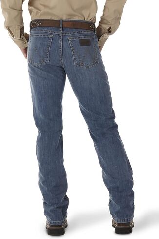 Wrangler Men's Retro Slim Fit Straight Leg Jean, Roughhouse in Saudi Arabia