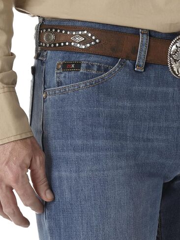Wrangler Men's Retro Slim Fit Straight Leg Jean, Roughhouse in Saudi Arabia