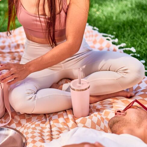 قارورة مائية بغطاء من القش سعة 20 أونصة باللون النيلي in Kuwait