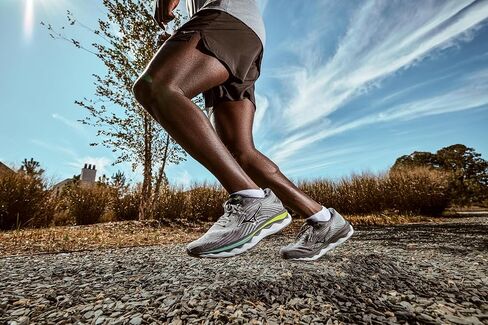 ميزونو شورت رجالي قصير انفينيتي 7 بوصة للرجال من ميزونو in Kuwait