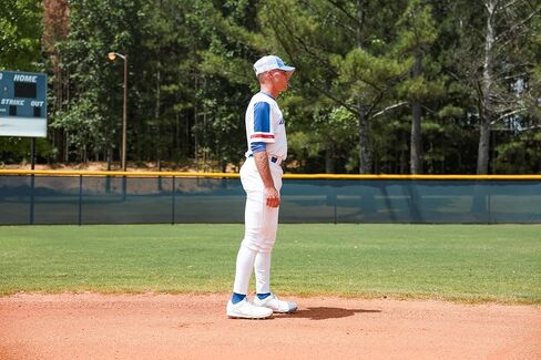 Mizuno Men's Premier Pro Tapered Pant in Kuwait