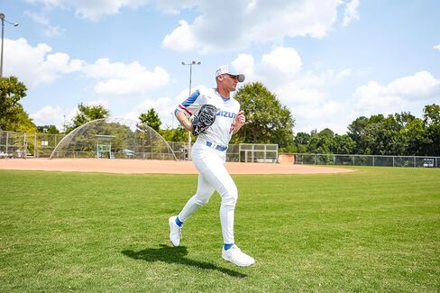 Mizuno Men's Premier Pro Tapered Pant in Kuwait