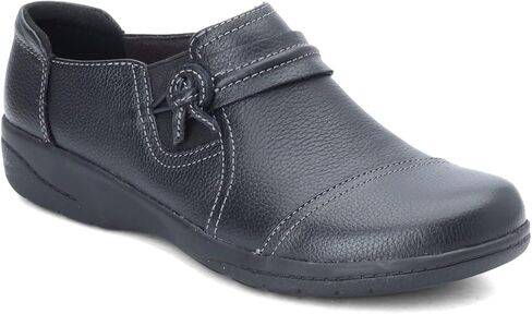 حذاء ChNG-Madi سهل الارتداء من Clarks in Kuwait