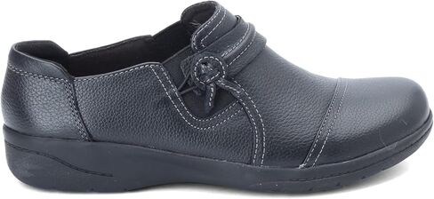حذاء ChNG-Madi سهل الارتداء من Clarks in Kuwait