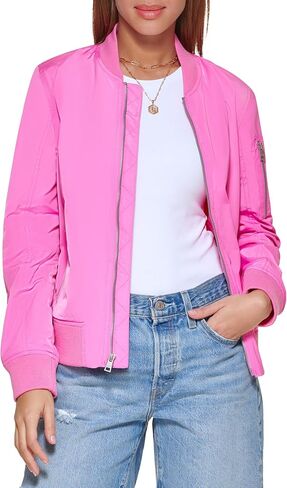 جاكيت Levi's Women's Classic bomber من البوليستر في Newport مع ياقة منسوجة مضلعة، وأساور أكمام وحاشية in Saudi Arabia