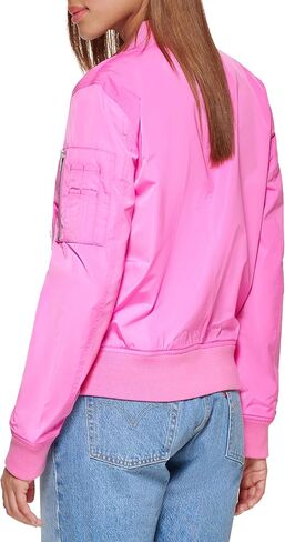 جاكيت Levi's Women's Classic bomber من البوليستر في Newport مع ياقة منسوجة مضلعة، وأساور أكمام وحاشية in Saudi Arabia