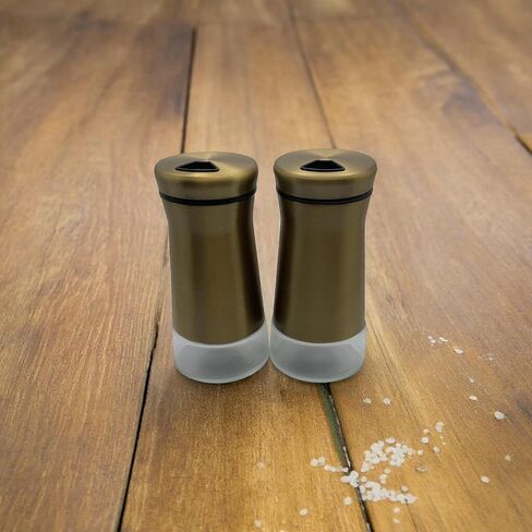 Elegant Silver Salt and Pepper Shaker Set Adjustable Stainless Steel and Glass Modern Design Adjustable Top Makes it the ideal Spice and Seasoning Dispenser Kitchen Sugar and Cinnamon Shakers in Saudi Arabia