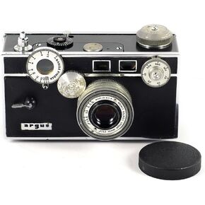 Argus C3 50mm f/3.5 rangefinder Camera - Vintage 1950s