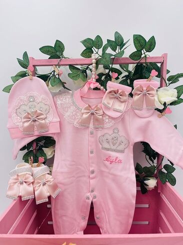 Custom Newborn Baby Clothes Set for Girls – 3 PCS Personalized 100% Cotton Romper, Cap, and Mittens – Unique Outfit in Saudi Arabia