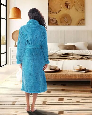 Alexander Del Rossa Women's Fuzzy Plush Fleece Winter Robe, Warm Soft Fuzzy Bathrobe for Her in Kuwait