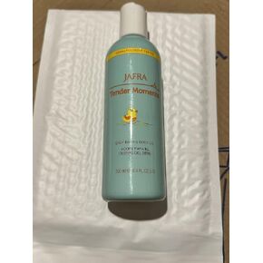 Jafra Tender Moments Baby Bath & Body Oil 8.4 fl. oz.