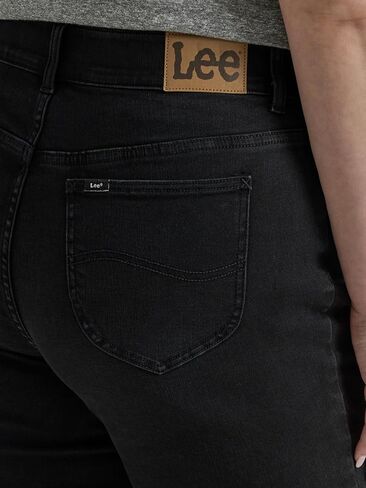 Lee Women's Size Ultra Lux Comfort with Flex Motion Straight Leg Jean, Greet The Day, 24 Plus in Saudi Arabia