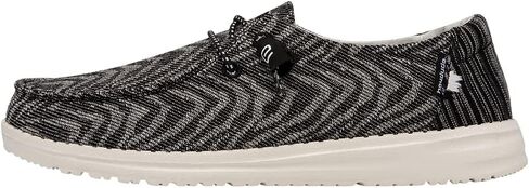 حذاء ويندي شامبراي للنساء من هاي دود | حذاء نسائي | حذاء بدون كعب برباط للنساء | مريح وخفيف الوزن in Kuwait