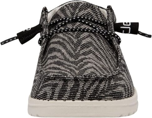 حذاء ويندي شامبراي للنساء من هاي دود | حذاء نسائي | حذاء بدون كعب برباط للنساء | مريح وخفيف الوزن in Kuwait