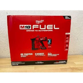 Milwaukee M18 Fuel 3/8 in. x 1-1/4 in. Fencing Stapler Kit