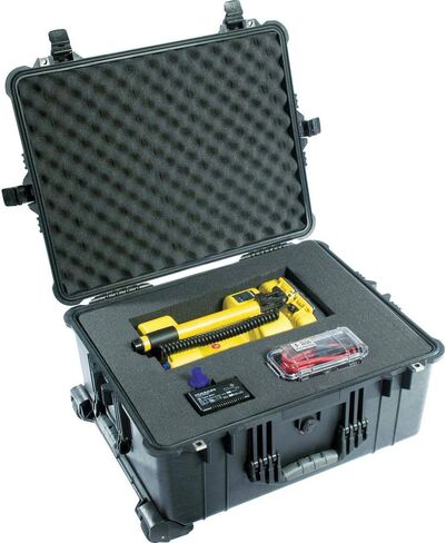 Pelican 1610 Case With Padded Dividers (Black) in Saudi Arabia