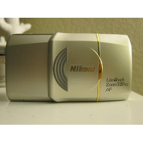 Nikon Lite Touch 120 ED/QD Zoom Date 35mm Camera