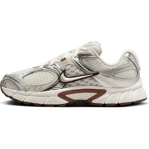 Nike Women's V5 Runner Sneaker