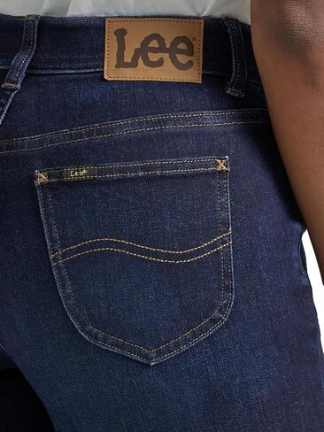 بنطلون جينز نسائي مستقيم الساق بتناسق منتظم و حركة مرنة من LEE in Kuwait