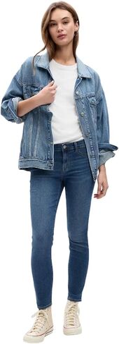 GAP Women's Mid-Rise Favorite Jegging Pant in Saudi Arabia