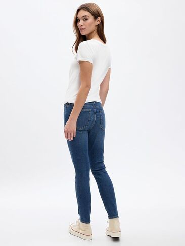 GAP Women's Mid-Rise Favorite Jegging Pant in Saudi Arabia