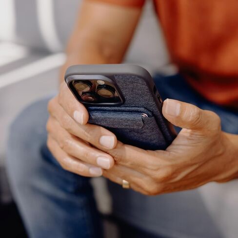 Peak Design Mobile Wallet Stand - Charcoal in Saudi Arabia