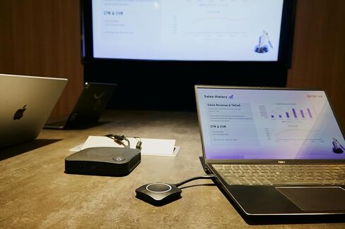 ITSPWR Bundle Containing Barco ClickShare CX-30, Effortless Wireless Conferencing, Instant Meeting Launch, Dual Source Display, Teams/Zoom Room Supported, and ITSPWR Cable Ties x50 in Kuwait