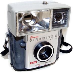 Kodak Brownie Starmite III كاميرا فيلم عتيقة مع حالة ميدانية