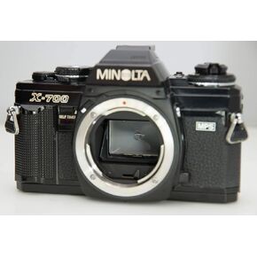Minolta X-700 Focus Movie Camera مع عدسة Minolta 58 مم F/1.4 (متجددة)