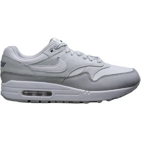 Nike Women's Sneaker in Kuwait