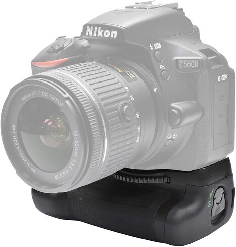 حزمة قبضة البطارية لـ Nikon D5600: تتضمن قبضة بطارية رأسية ، حزمة ملحقات Ultrapro in Kuwait