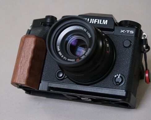 Ebony Walnut Wood Handle Grip for Fu ji Film XT5 Fuji Light Weight 45g Alloy Base (Ebony,Black Base) in Kuwait