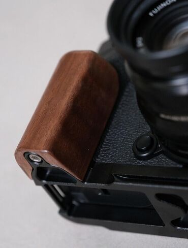 Ebony Walnut Wood Handle Grip for Fu ji Film XT5 Fuji Light Weight 45g Alloy Base (Ebony,Black Base) in Kuwait