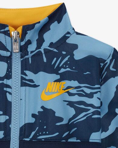 Nike -tracksuit مكونة من قميص من النوع الثقيل والسراويل الصغار الأولاد كامو تريكوت سترة و koggers 2 قطعة (B (66J810 -U90)/Y ، 12 شهرًا) in Saudi Arabia