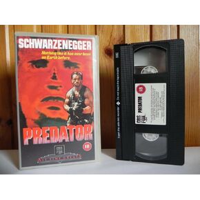 المفترس VHS