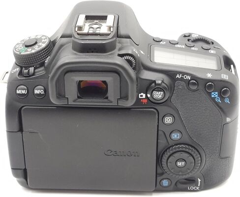 Canon Digital SLR Camera Body [EOS 80D] مع مستشعر CMOS 24.2 ميجابكسل (APS -C) ومستشعر بكسل CMOS AF المزدوج - الأسود in Kuwait
