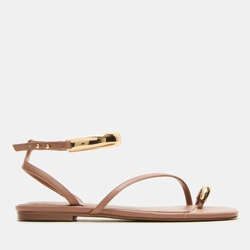 Yishaweiqi Metal Strap Strap Sandals مسطح للنساء خاتم أخمص القدم in Saudi Arabia